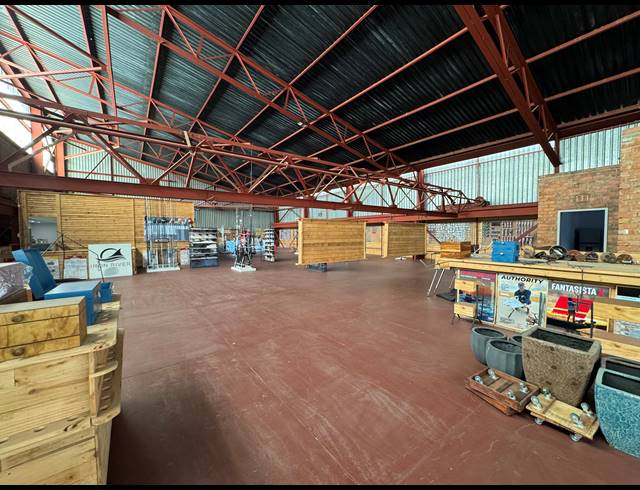3,000M² WAREHOUSE FOR SALE IN LEA GLEN